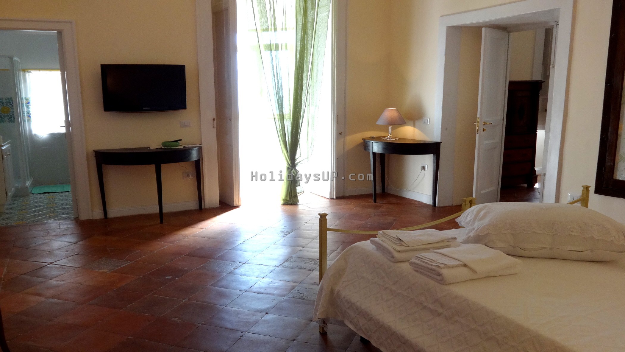 Double large bedroom at Villa Barone located close to Sorrento