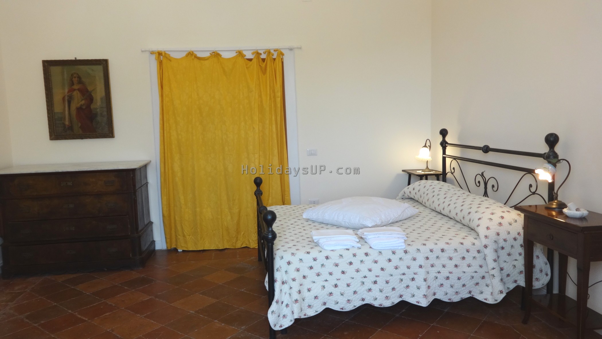 Large double bedroom at villa sorrento coast accommodation