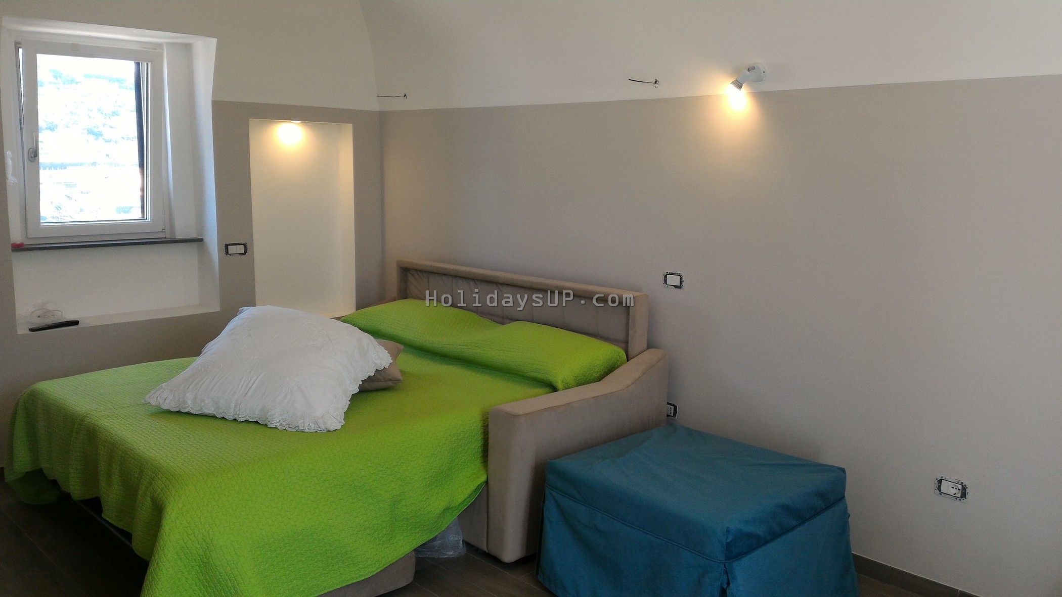 Double sofa bed room at Villa Dimora Barone in Massa Lubrense