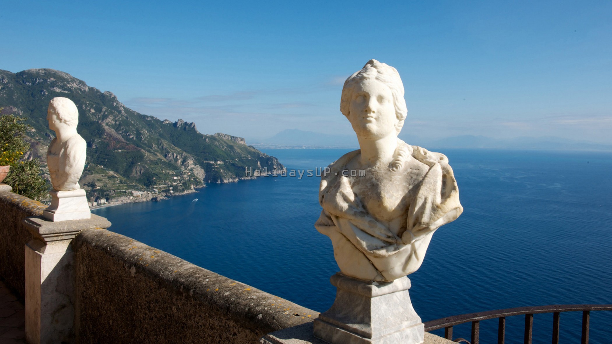 Amazing Amalfi coast view from Villa in Ravello close to Casa Mariandre B apt