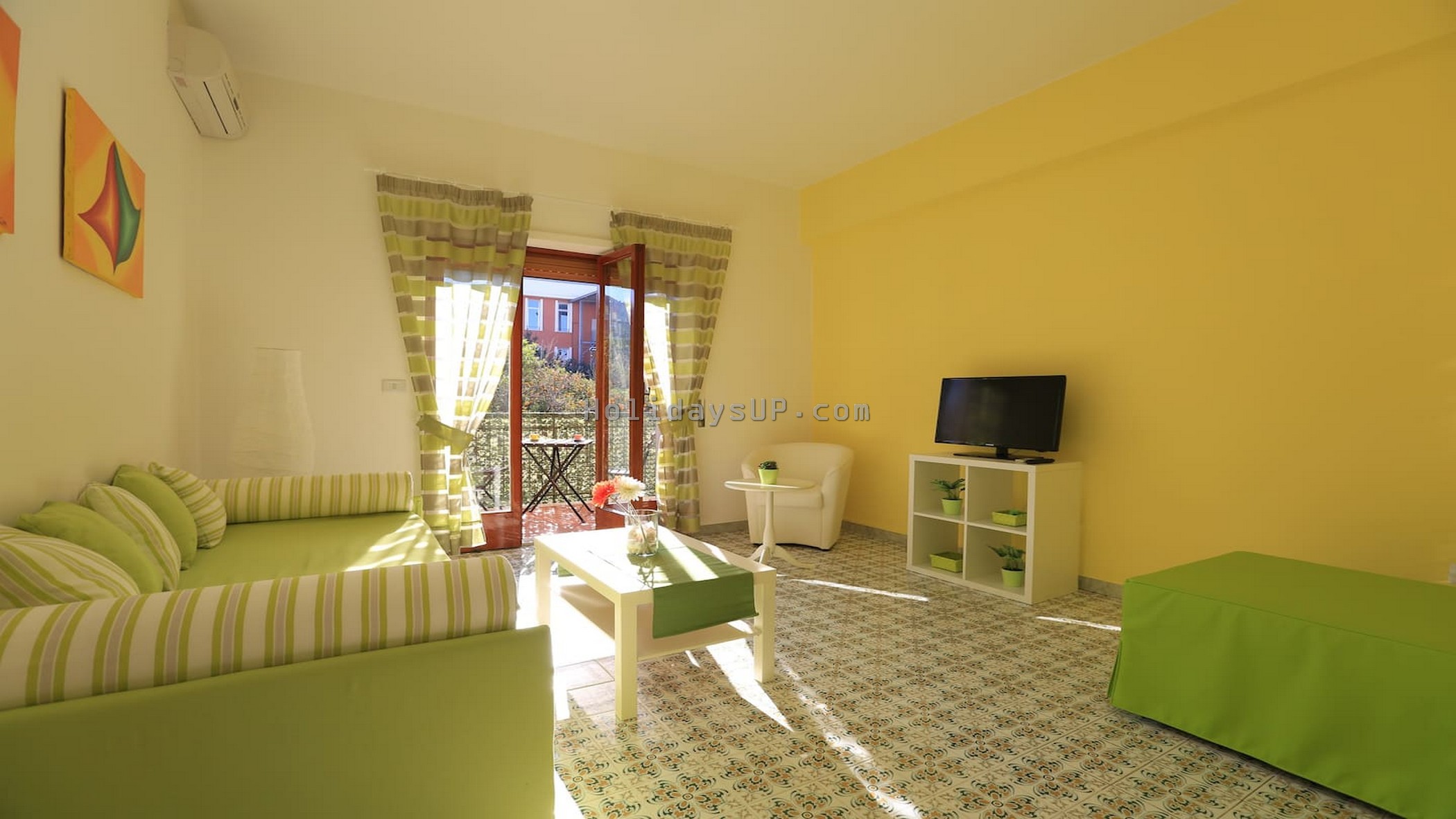 Living and double sofabed at Casa Mariandre C holiday booking Sorrento